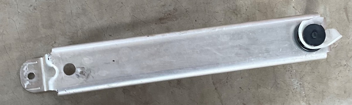 TT DOOR TRIM BRACKET LEFT/RIGHT