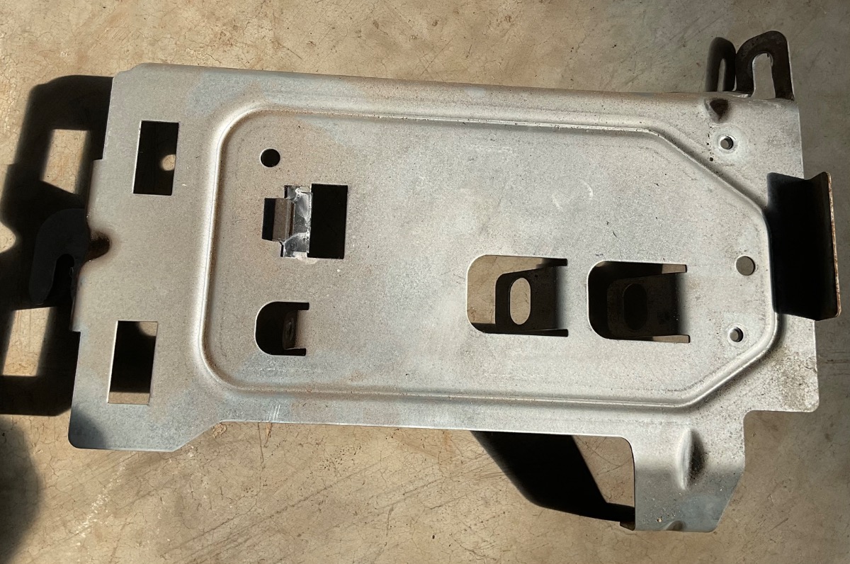 TT AMPLIFIER BRACKET