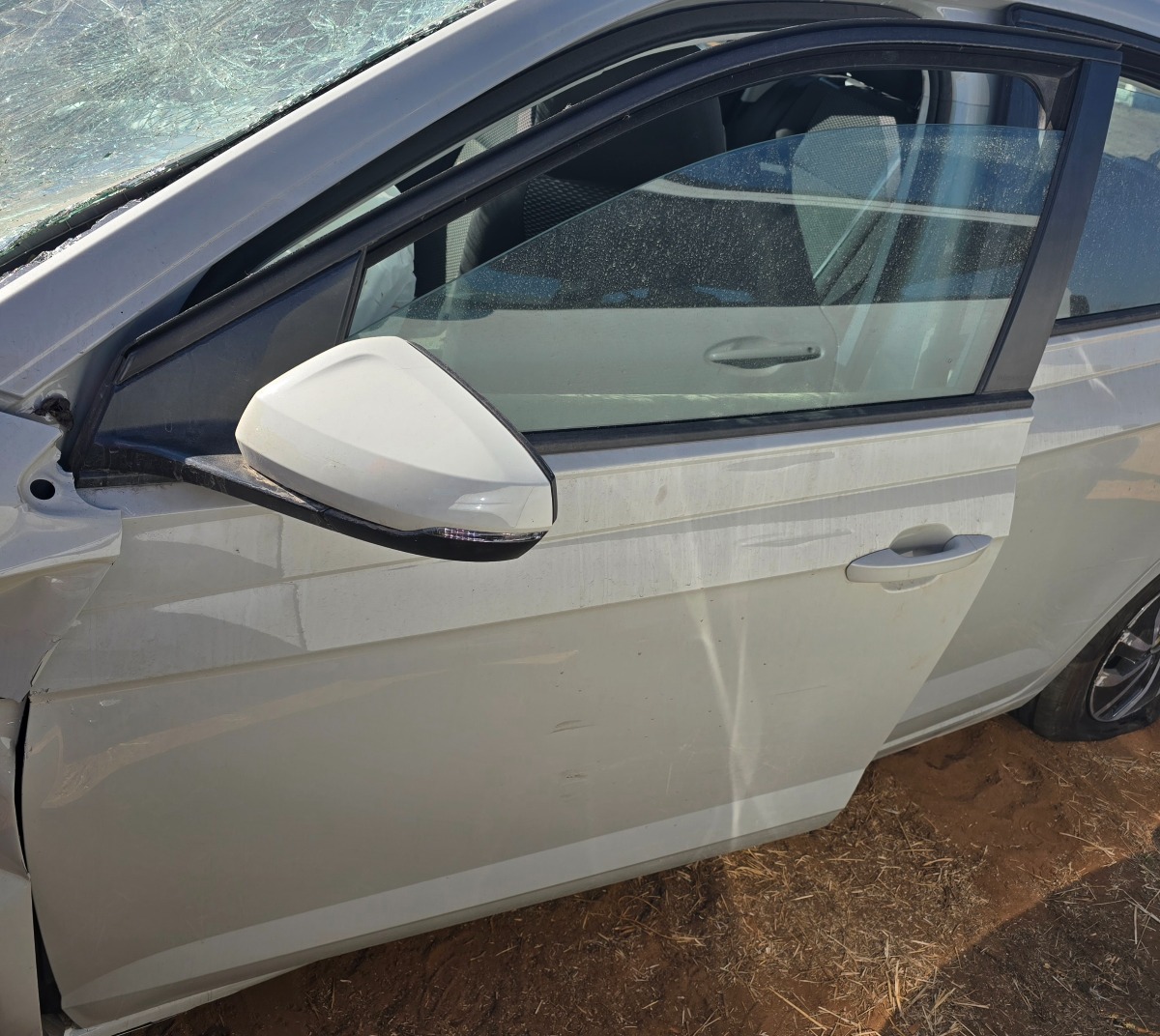 POLO MK 8/9 LEFT FRONT DOOR SHELL (SMALL DAMAGE)