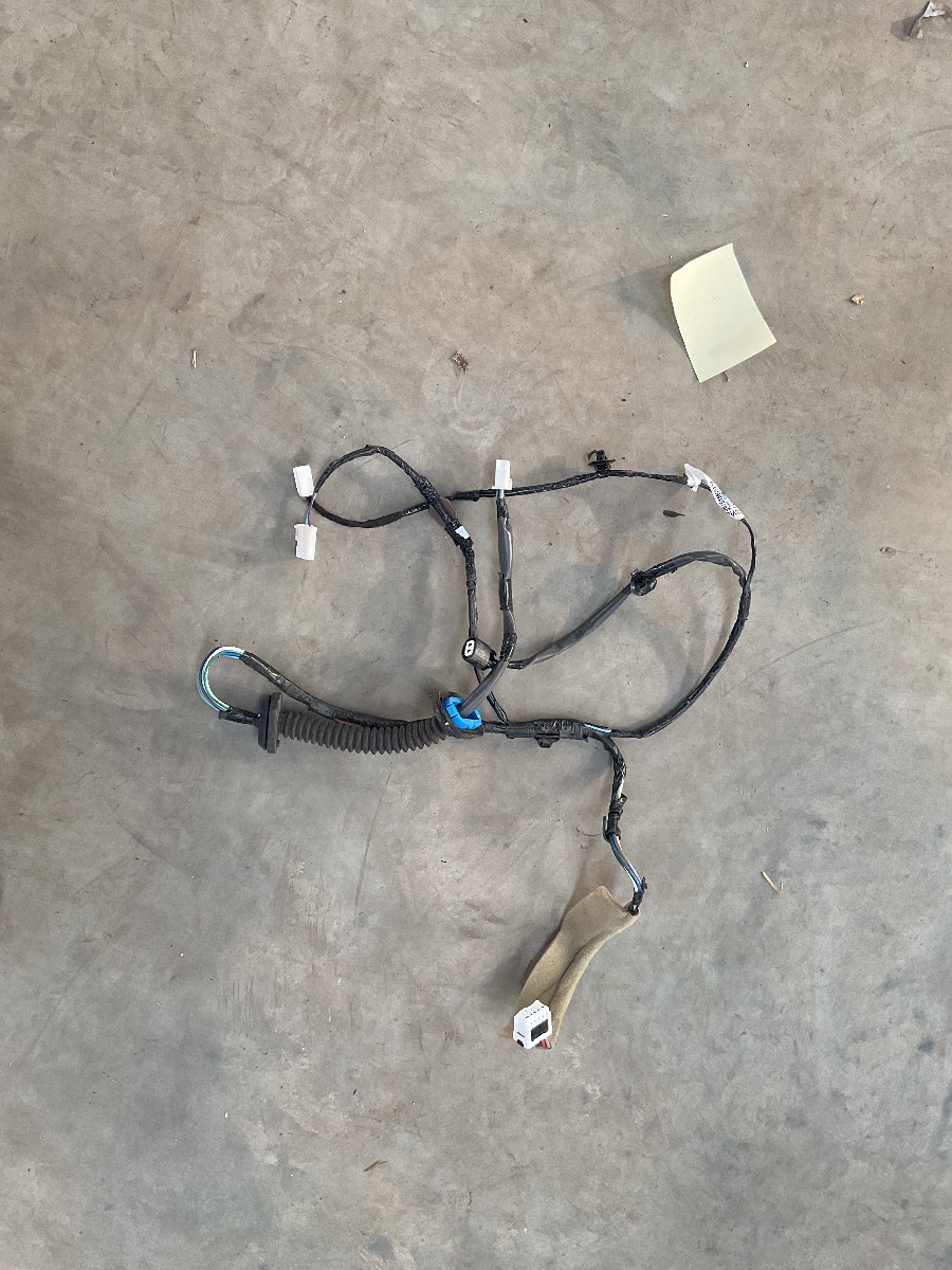 STARLET RIGHT REAR DOOR WIRING