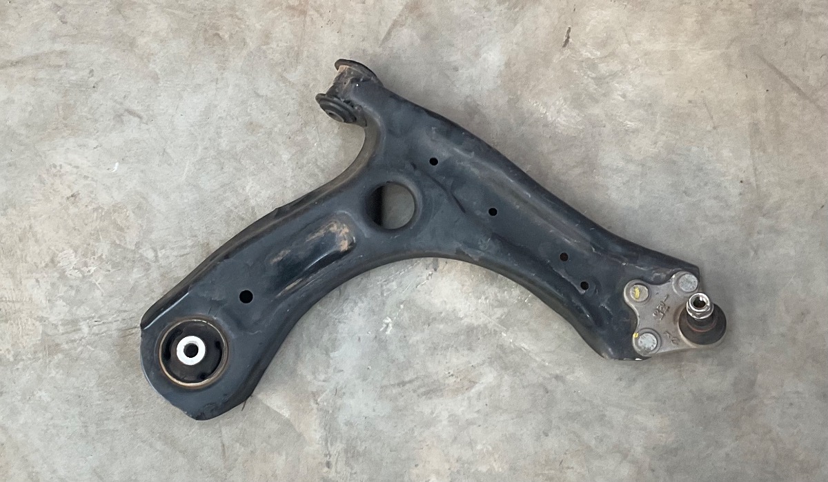 STARLET RIGHT FRONT CONTROL ARM
