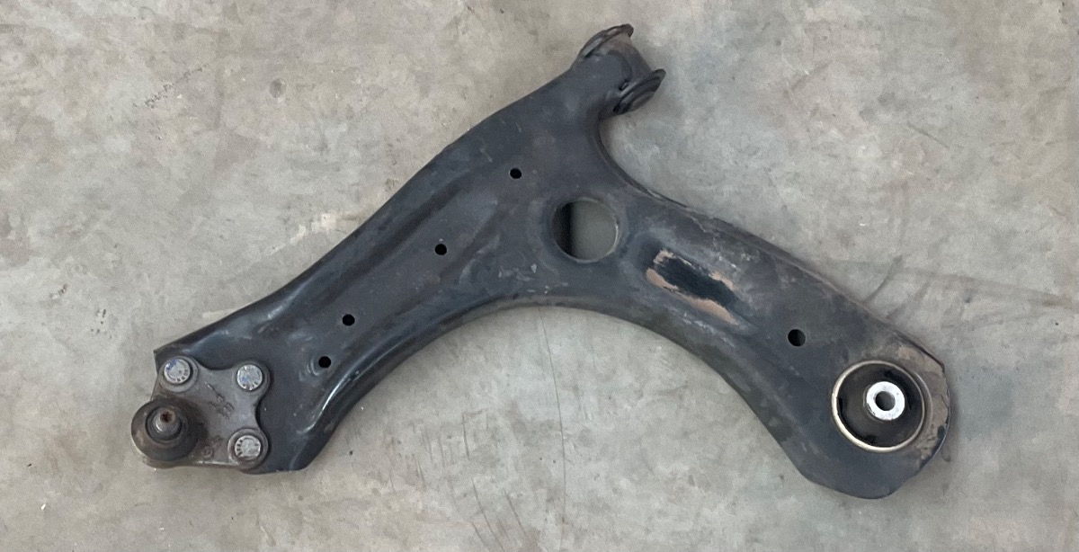STARLET LEFT FRONT CONTROL ARM