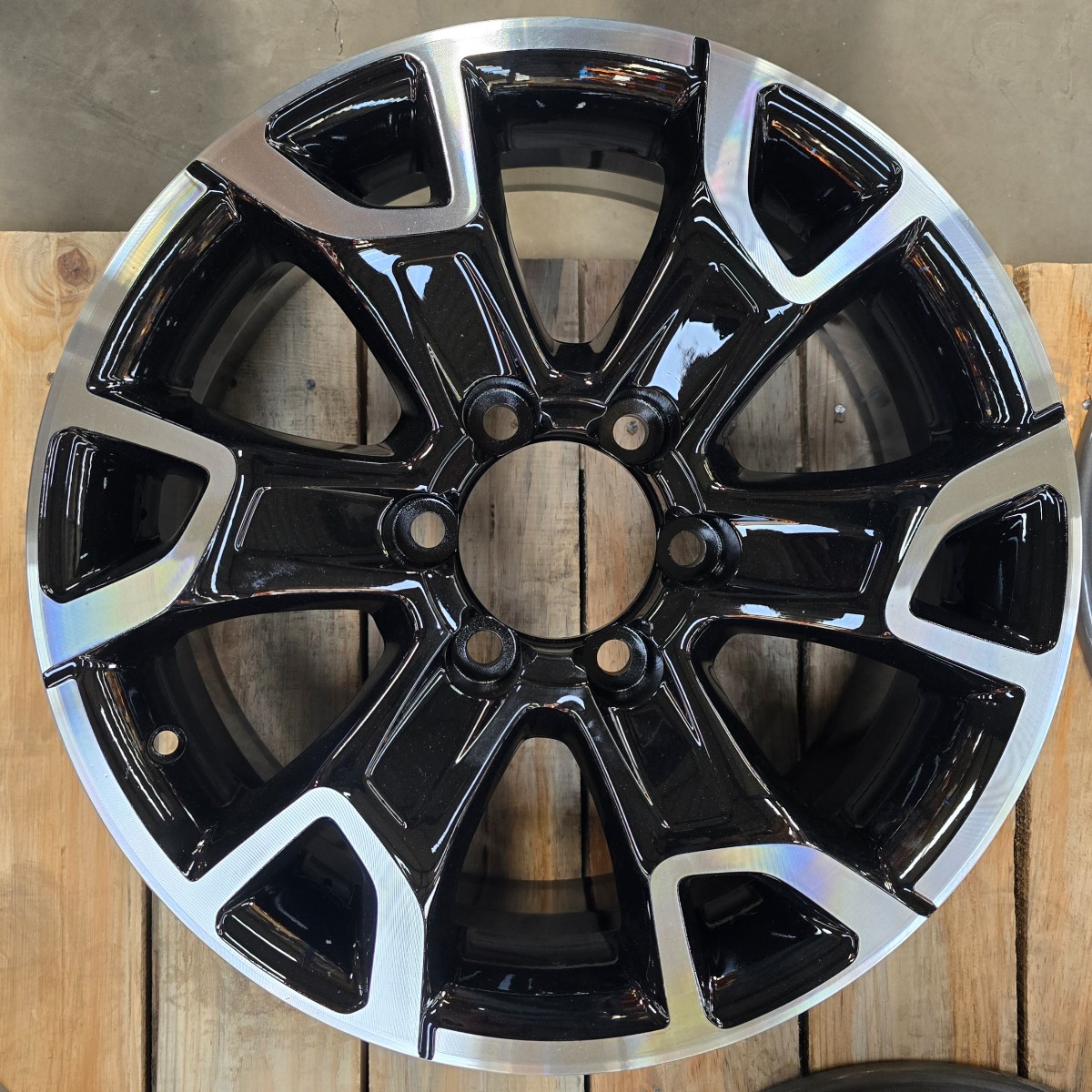 HILUX LEGEND 50 17XJ9 MAG RIM