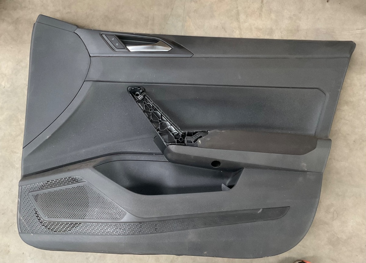 POLO MK8 DOOR PANEL RIGHT FRONT