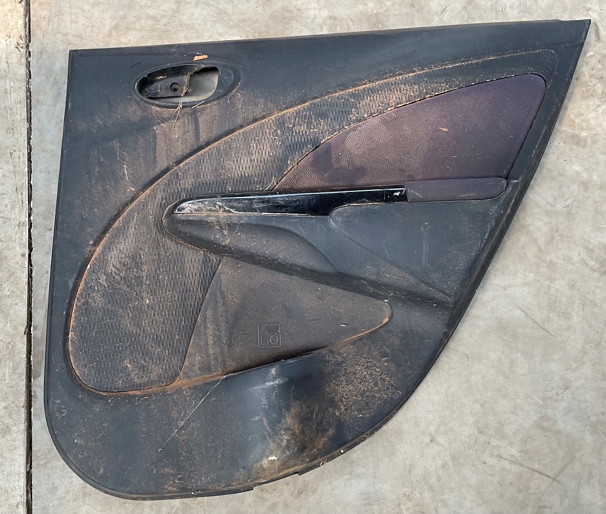 ETIOS CROSS RIGHT REAR DOOR PANEL