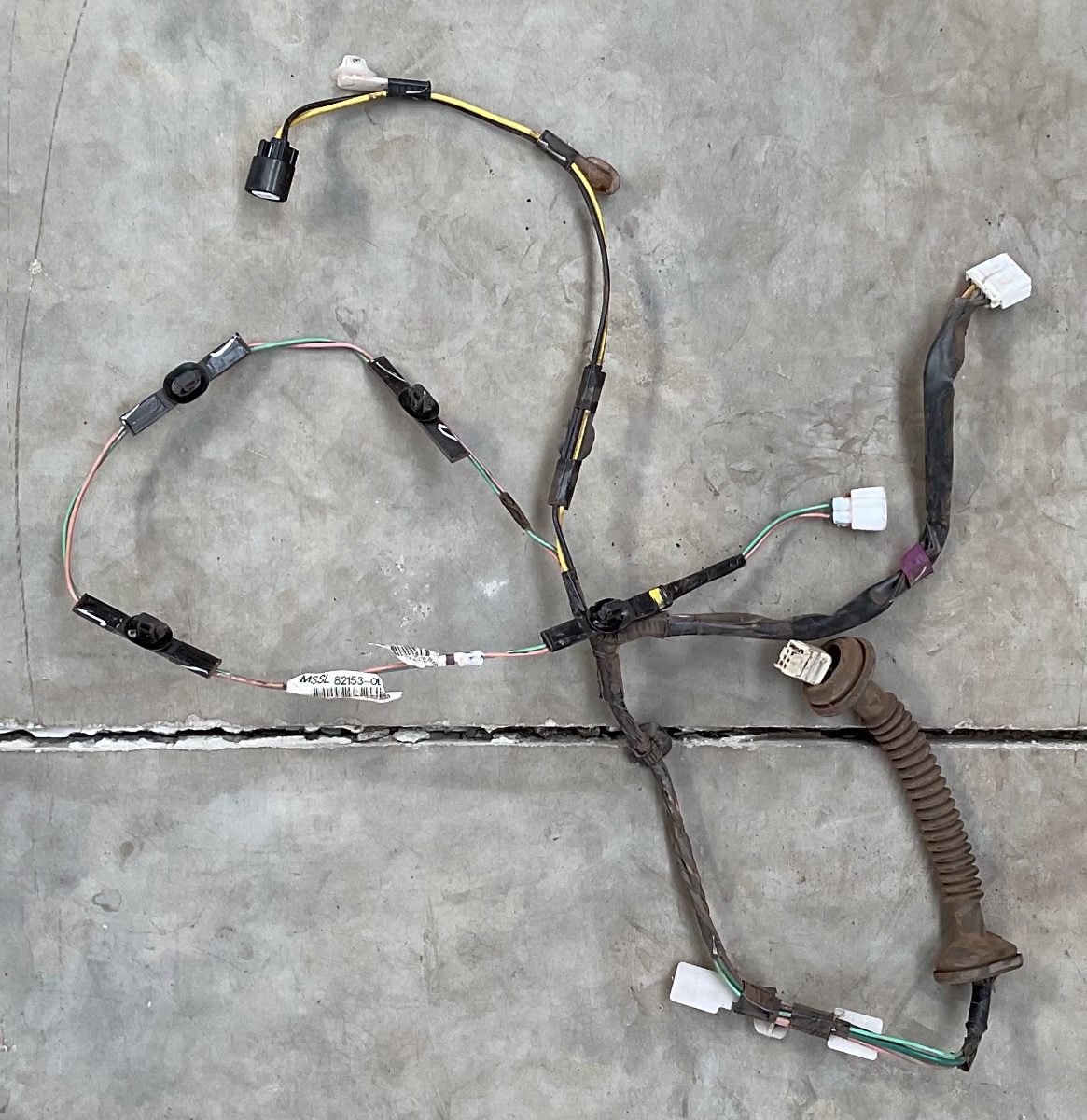 ETIOS CROSS RIGHT REAR DOOR WIRING