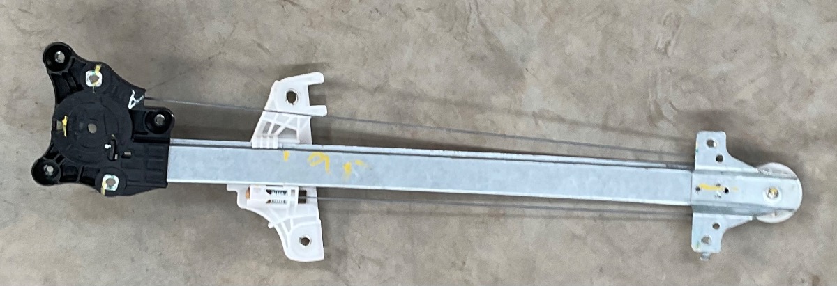 STARLET RIGHT RESR WINDOW MECH ELEC