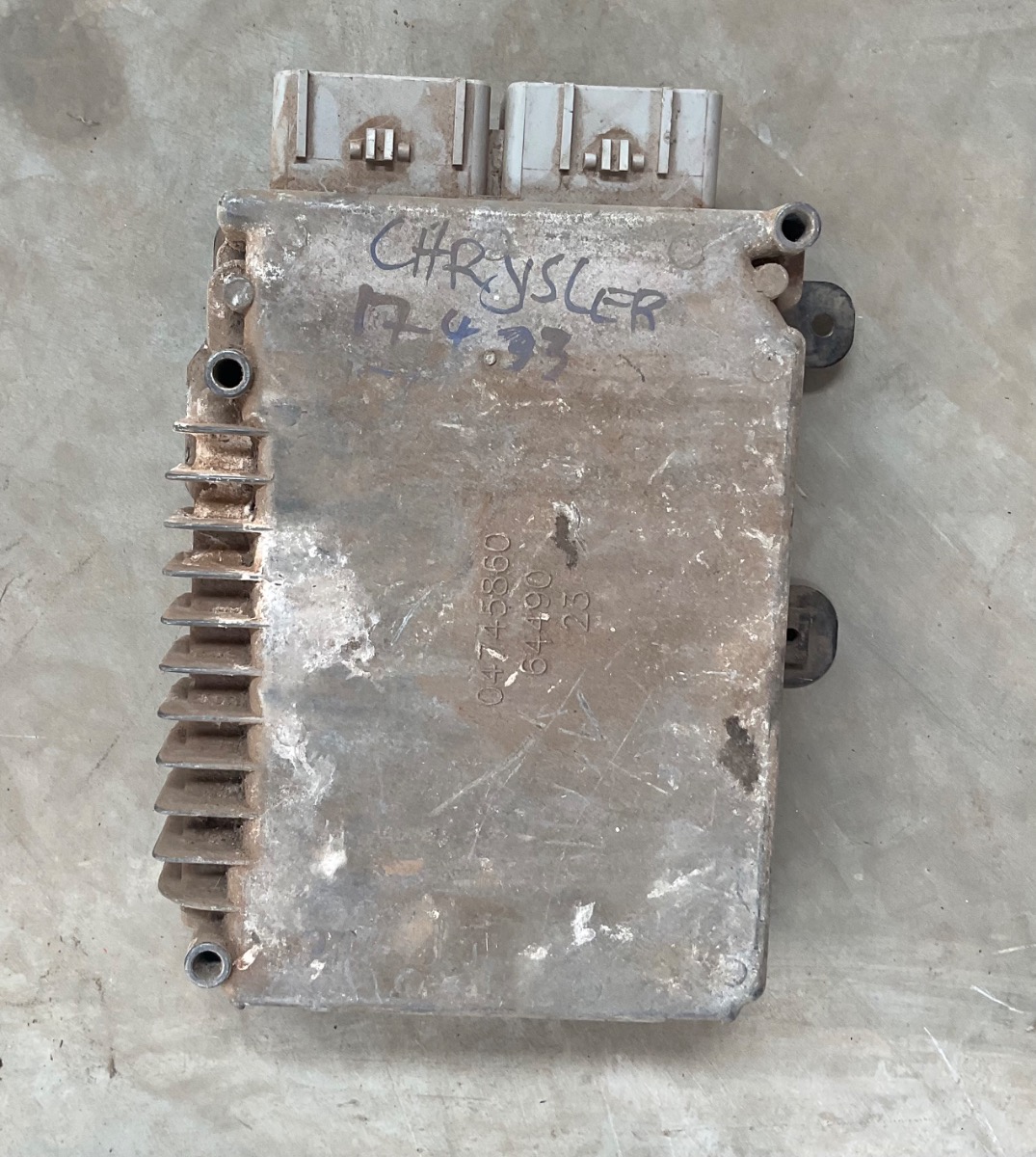 VOYAGER 2.4 SE ENGINE CONTROL UNIT - ECU