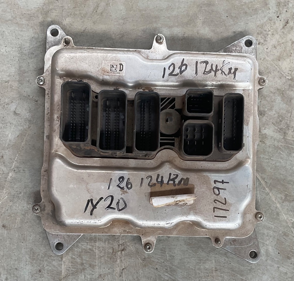 320i A/T (F30) Basic control unit DME