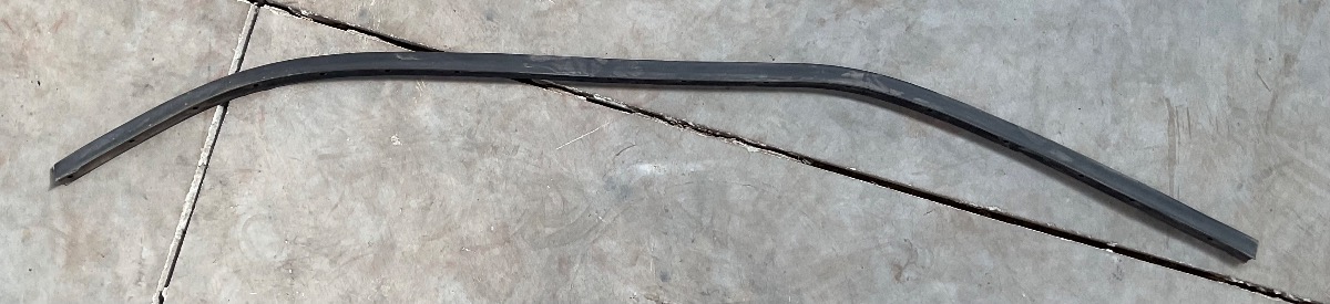 T CROSS RIGHT REAR DOOR SEAL