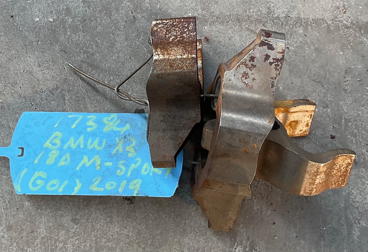 X3 sDRIVE 18d G01 INJECTOR BRACKET