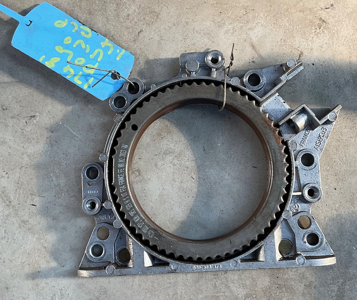 POLO REAR MAIN OIL SEAL HOUSING