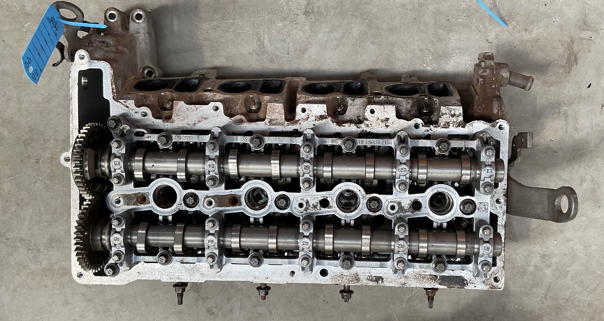 X3 sDRIVE 18d G01 CYLINDER HEAD