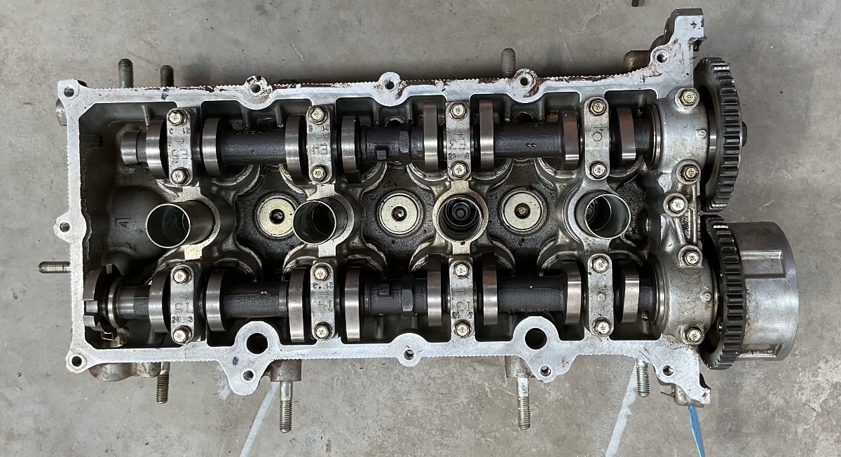 STARLET CYLINDER HEAD