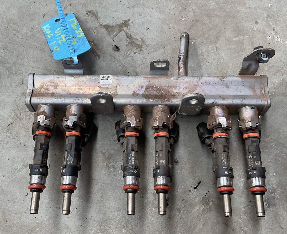 VITZ 1.0 INJECTOR RAIL
