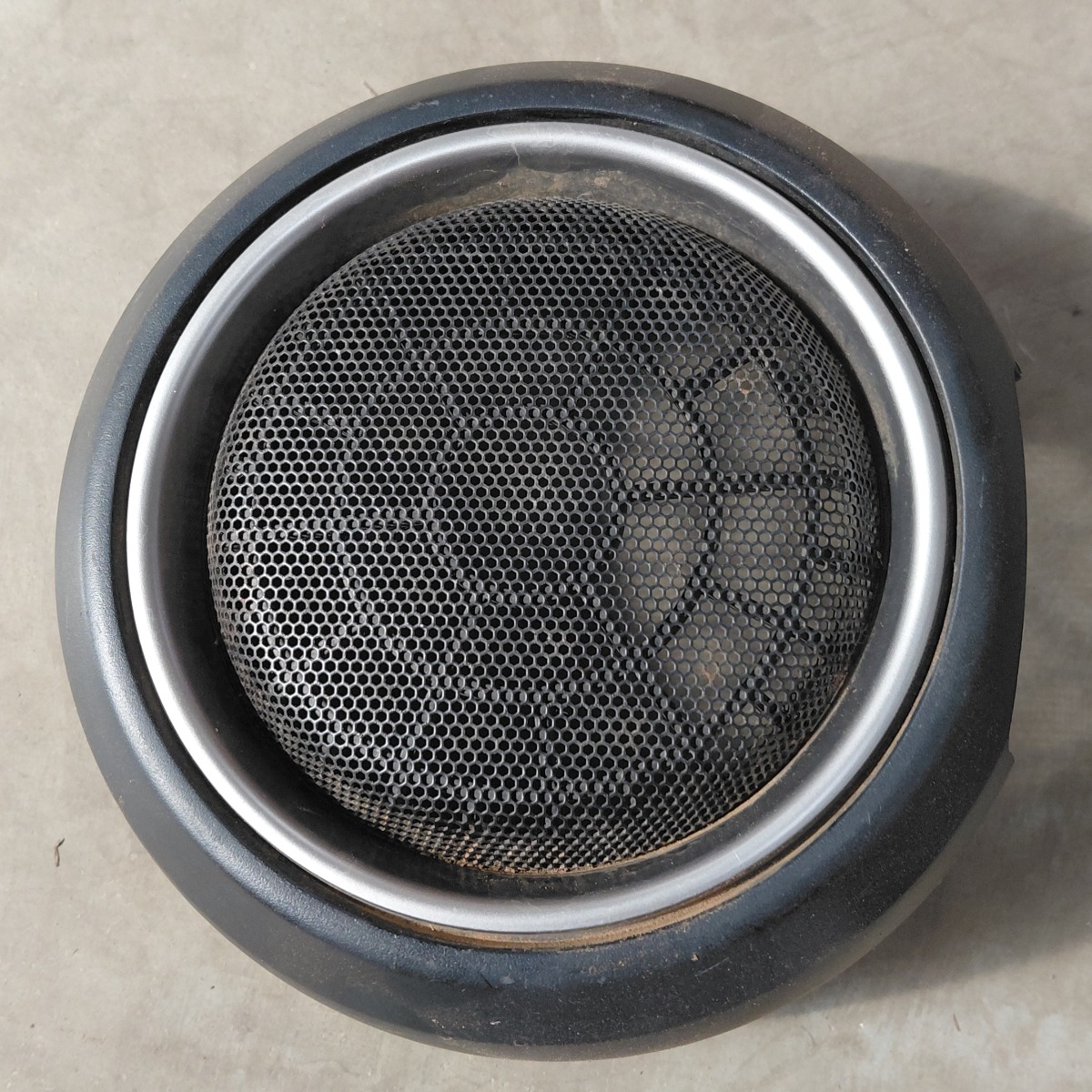 F56 RIGHT FRONT DOOR SPEAKER COVER