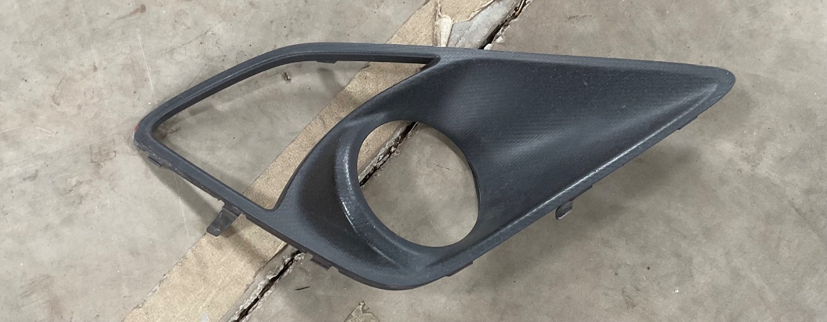 86 RIGHT FRONT BUMPER GRILL