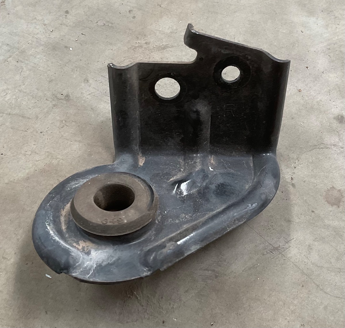 86 RIGHT UPPER RADIATOR BRACKET