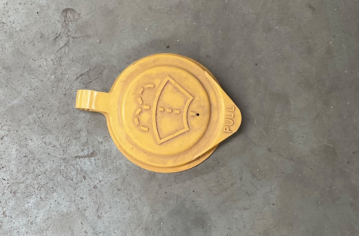 86 WASHER BOTTLE CAP