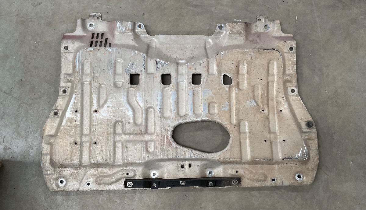 86 COVER, ENGINE UNDER, NO.1 DENTED