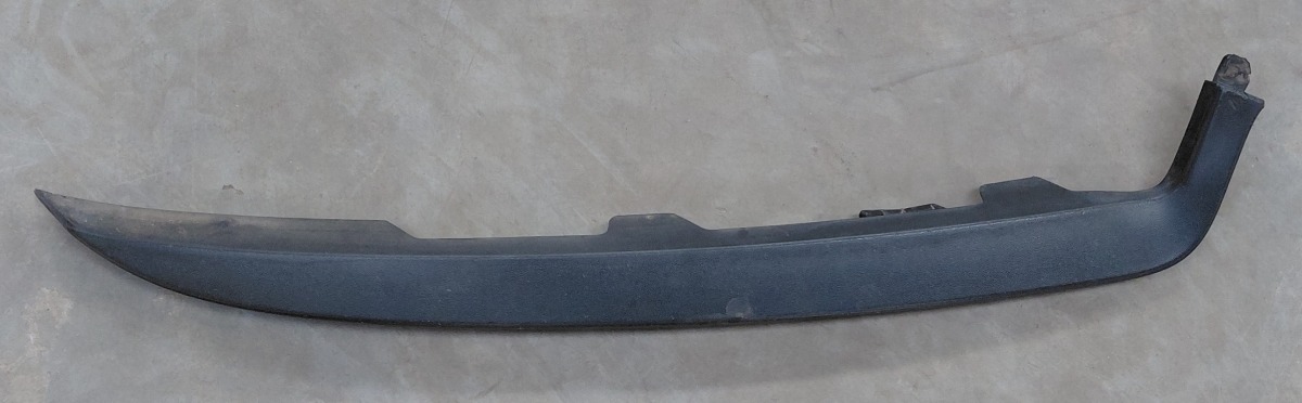 SANDERO 2 RIGHT HEADLIGHT BEADING