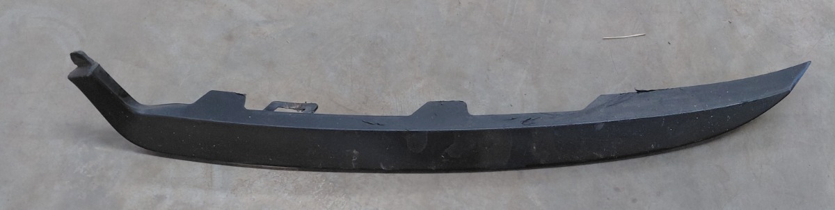 SANDERO 2 LEFT HEADLAMP BEADING