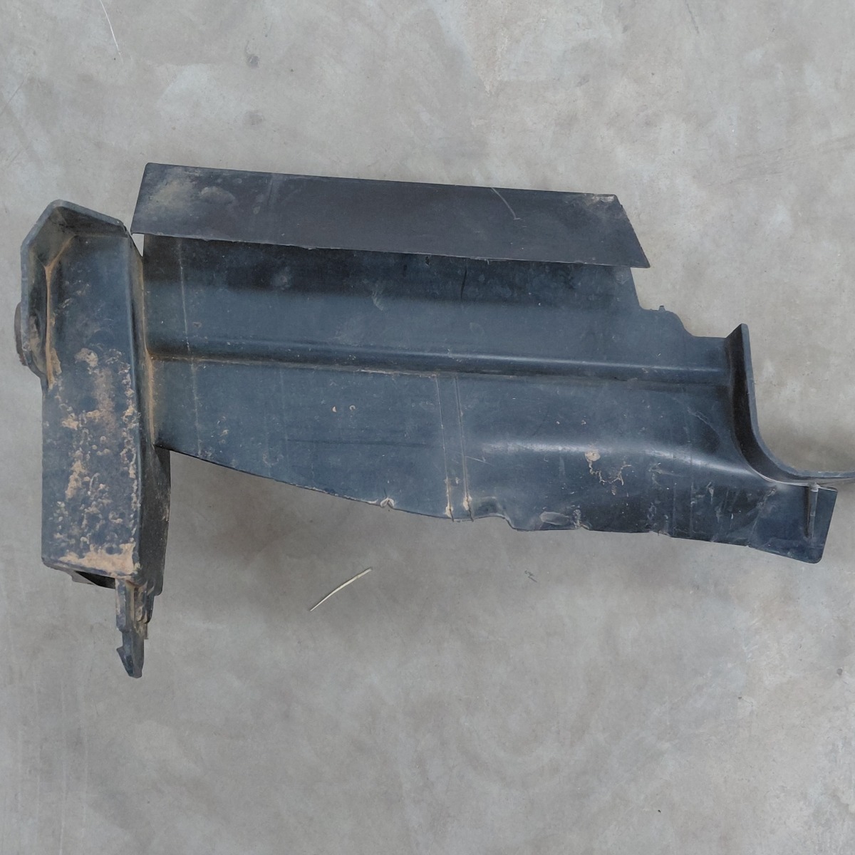 Sandero II Front Air Deflector Right
