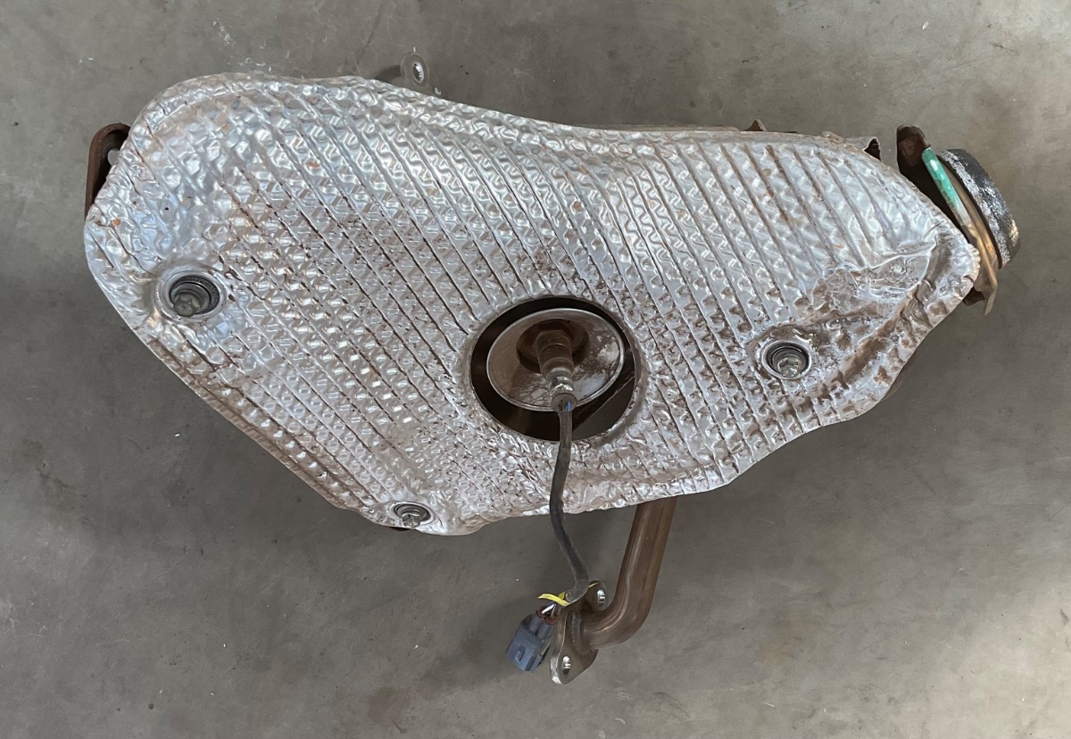 COROLLA 1.8 XS HYBRID EXHAUST MANIFOLD + CAT