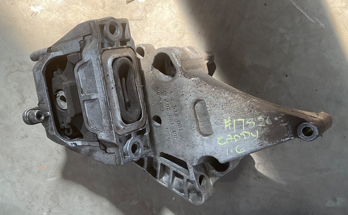 CADDY ENGINE MOUNTING