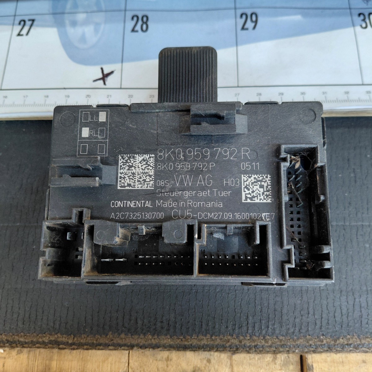 Q5 Left Front Door Control Unit