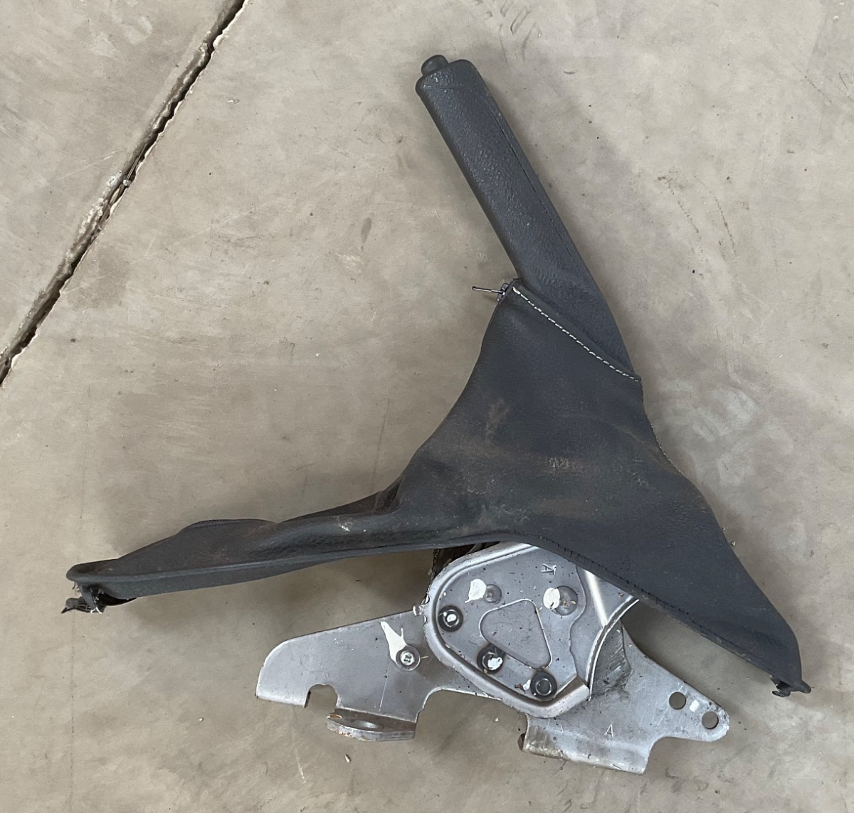 HILUX GD 6 HAND BRAKE LEVER