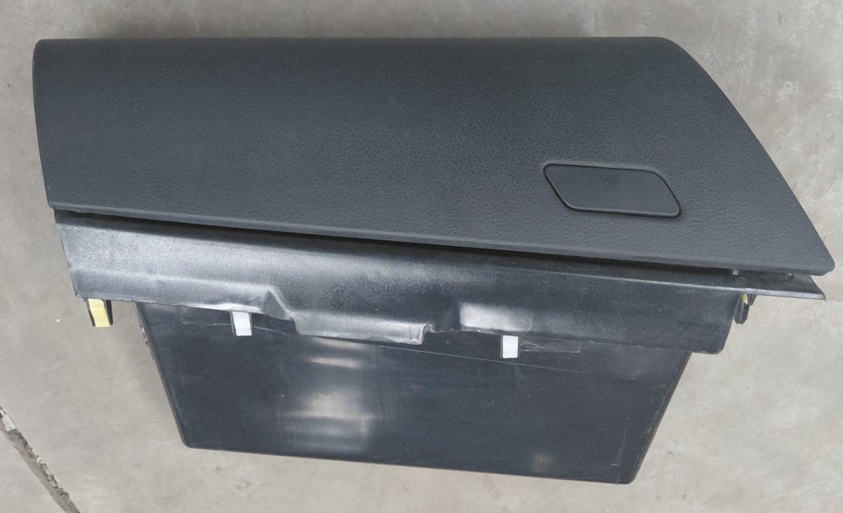 Hilux Invincible Glove Box