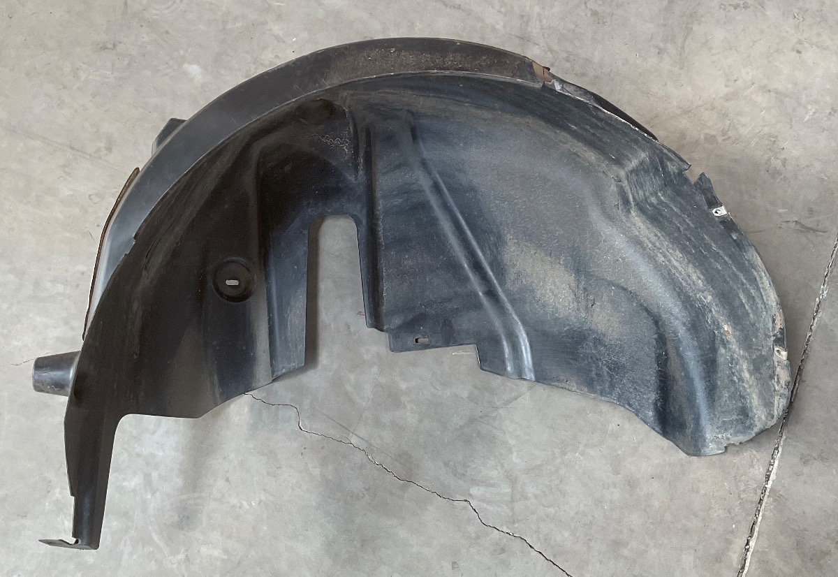HILUX GD 6 RIGHT REAR FENDER LINER