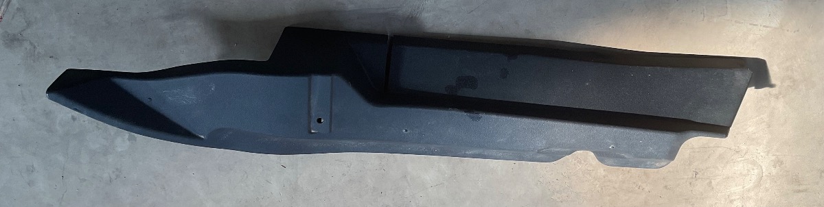 HILUX GD RIGHT FRONT FENDER APRON