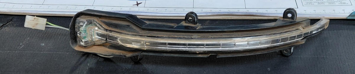 Q5 LEFT MIRROR INDICATOR