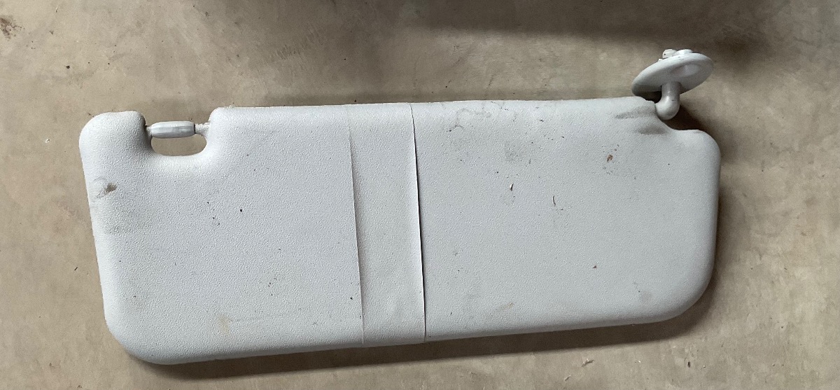HILUX GD RIGHT SUN VISOR