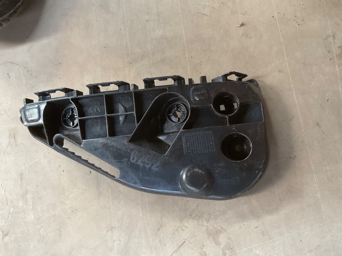 HILUX GD LEFT FRONT BUMPER SLIDE
