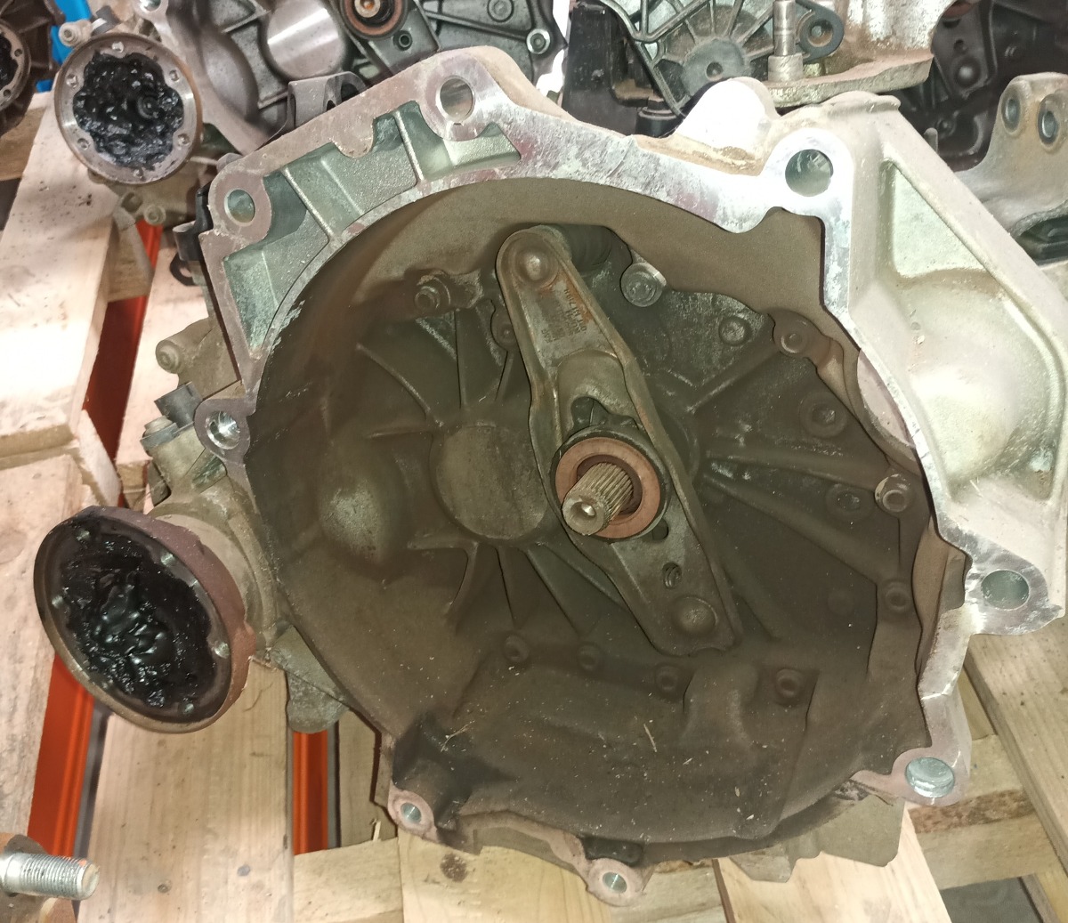 POLO VIVO 1.4 MANUAL GEARBOX