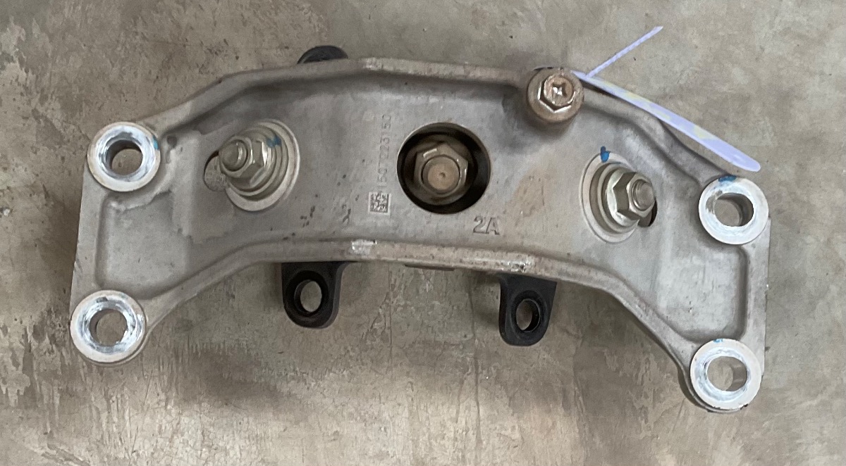 86 REAR ENGINE MOUNTING