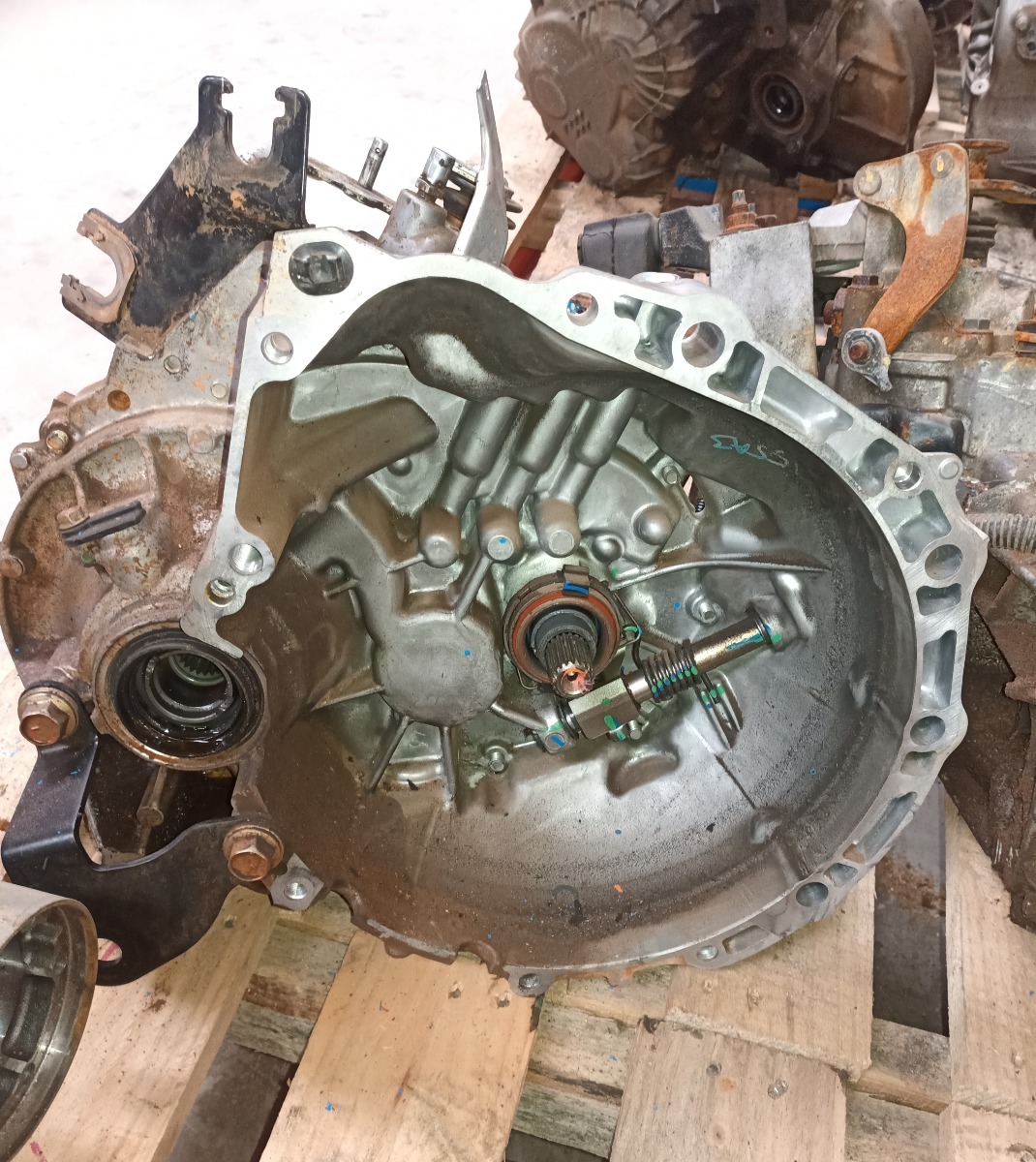 AGYA 1.0 MANUAL GEARBOX