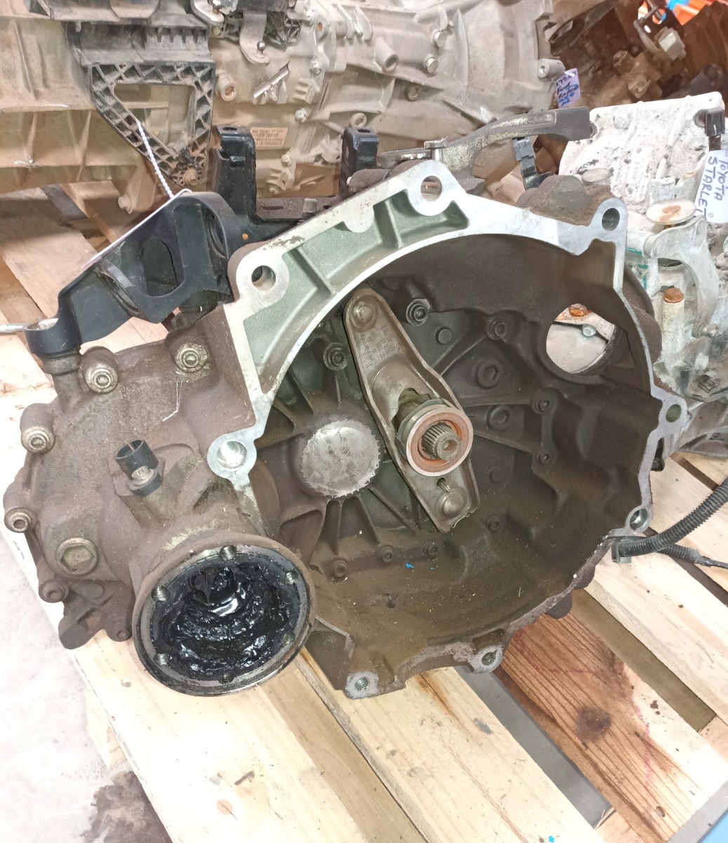 POLO VIVO 1.6 MANUAL GEARBX
