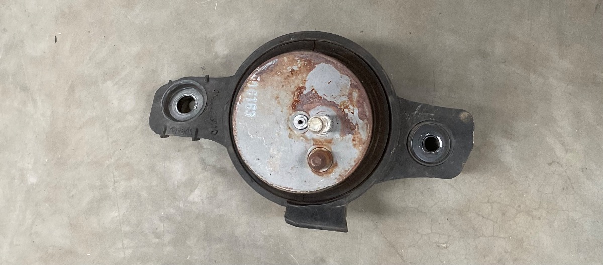 86 LEFT ENGINE MOUNTING