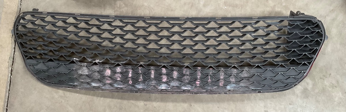86 BUMPER CENTRE GRILL