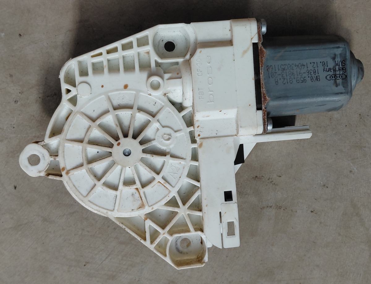 Audi Q5 Right Rear Window Motor