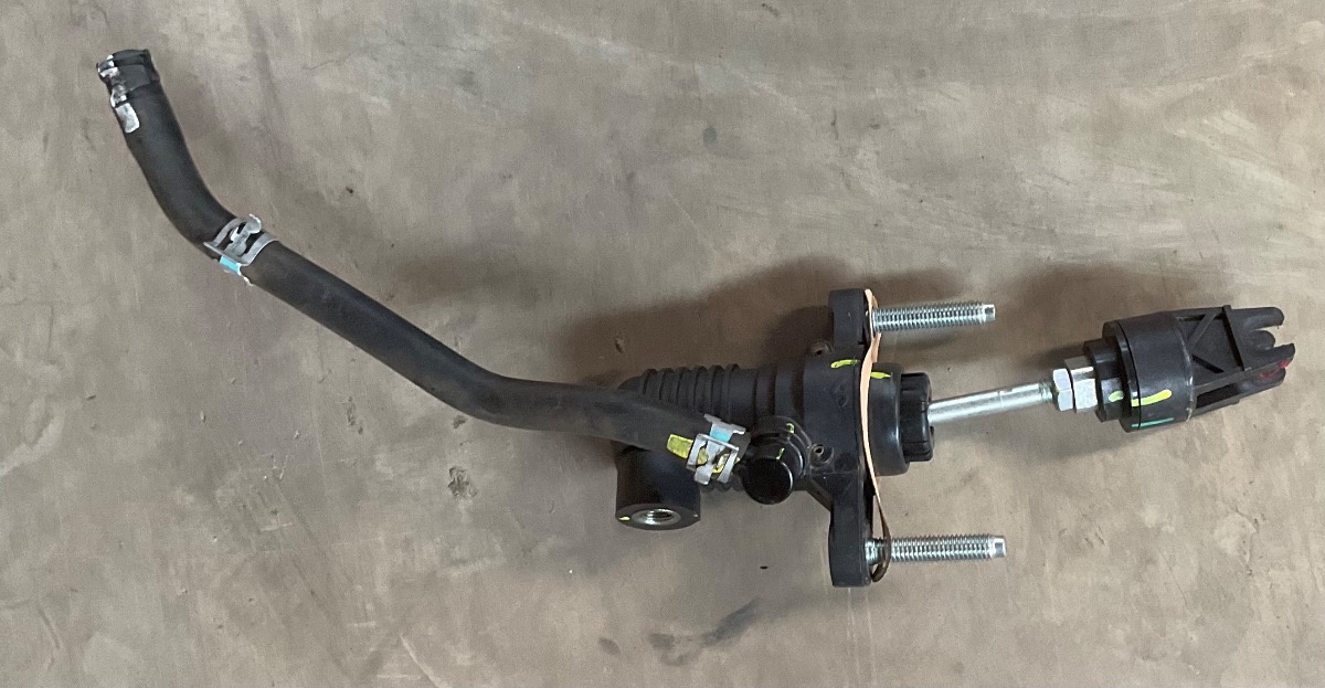 HILUX GD CLUTCH MASTER CYLINDER