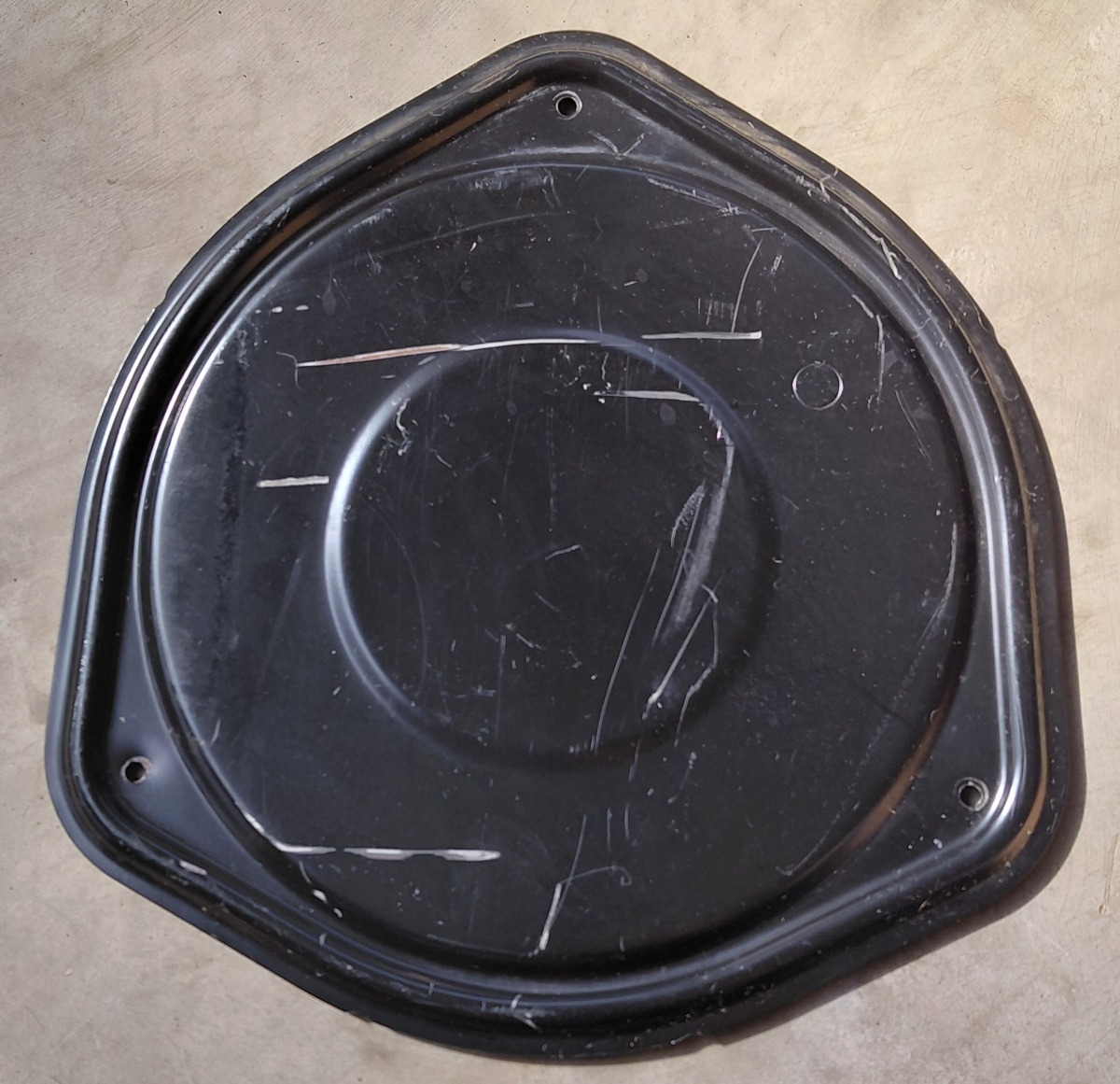 Q5 PETROL PUMP COVER INTERRIOR