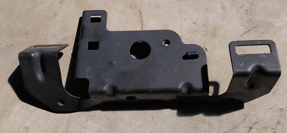 Q5 BATTERY JUNCTION BOX BRACKET