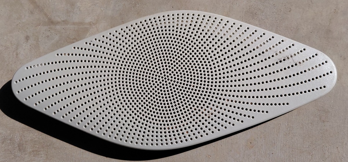 Q5 RIGHT REAR BEIGE SPEAKER GRILL