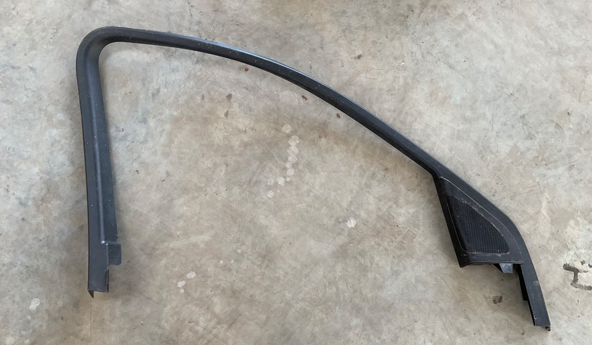 Q5 LEFT FRONT INNER DOOR TRIM