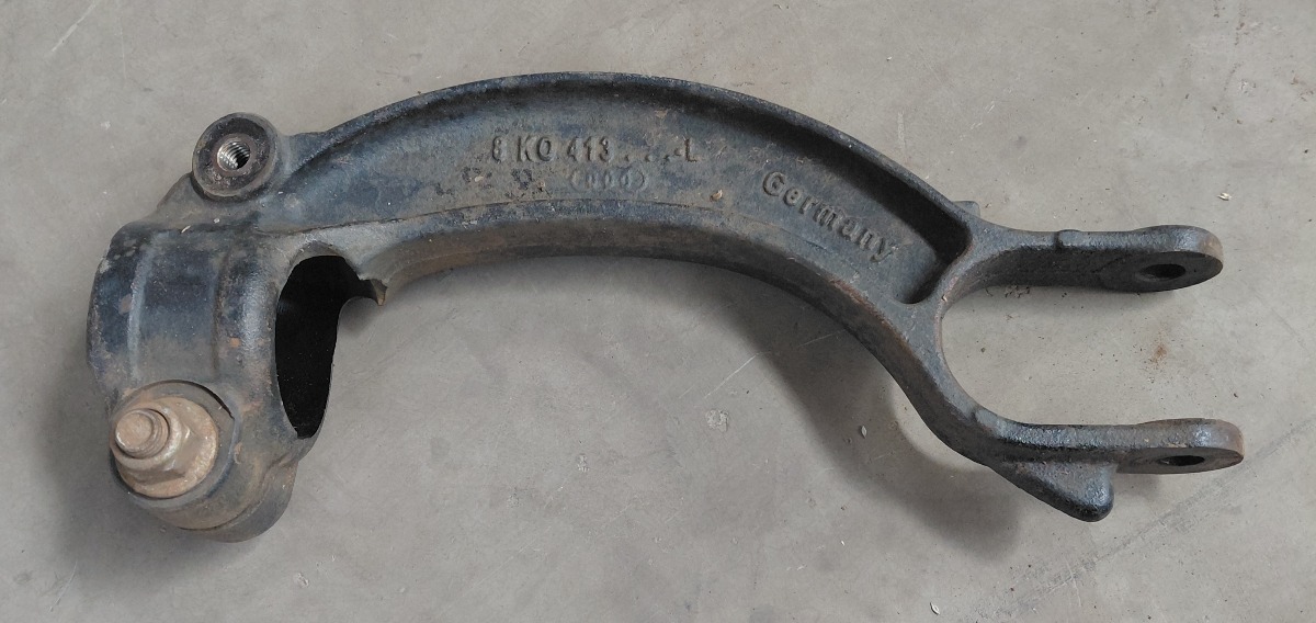 Q5 Front Left Suspension Strut Fork